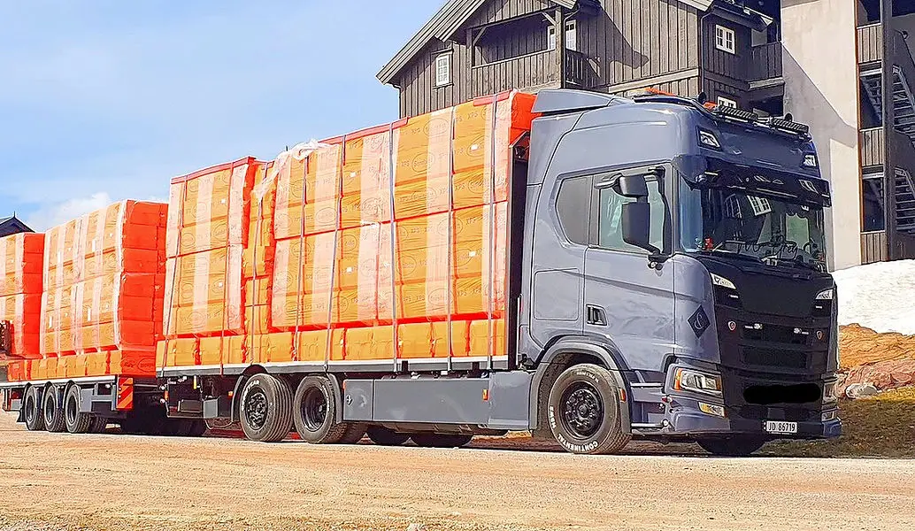 Flatvogn transport av tunglast.